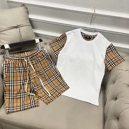 Bộ Quần Áo NAM NỮ Tay Kể Vàng Hottrend 2024-thoitrangcenter