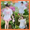 Set bộ áo phông trắng in nơ to phối chân váy kẻ dáng xoè chất đũi kẻ tặng kèm Scrunchie HB560-thoitrangcenter