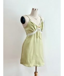 Váy đầm ngủ satin xanh bơ phong cách vintage tiểu thư nước Anh tôn da tôn dáng-thoitrangcenter