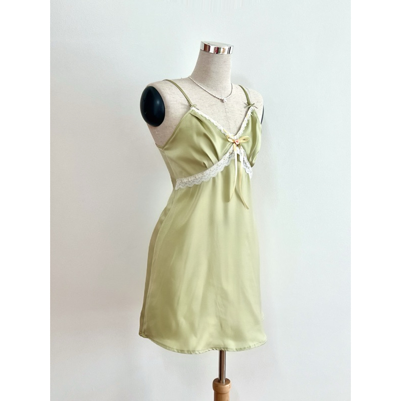 Váy đầm ngủ satin xanh bơ phong cách vintage tiểu thư nước Anh tôn da tôn dáng-thoitrangcenter