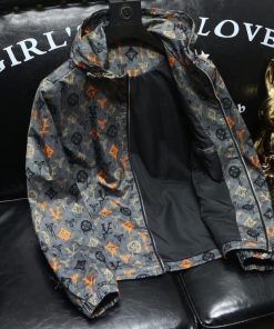 Áo Khoác Gió L.V Monogram in full thân